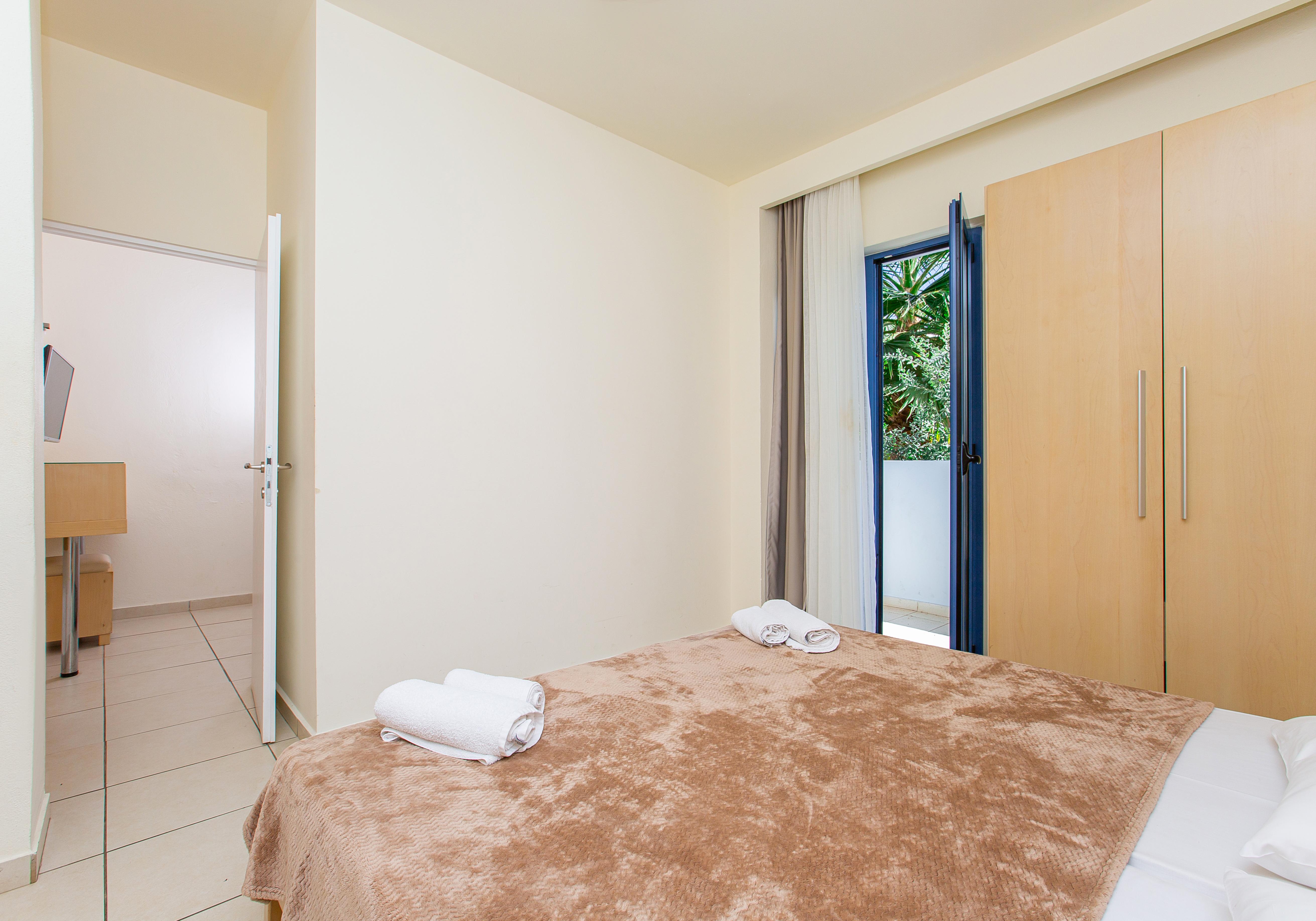 Hermes Hotel Malia Exterior photo